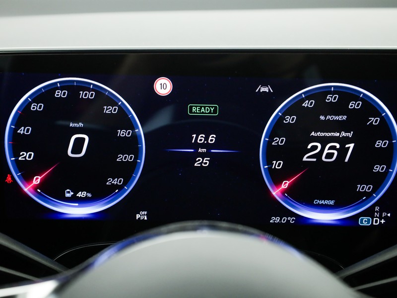 Mercedes GLB eq 250+ advanced plus elettrica argento