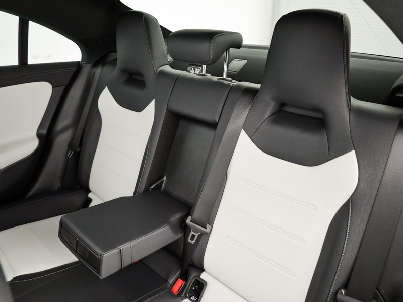 Mercedes CLA Coupè coupe 200 d premium auto diesel bianco