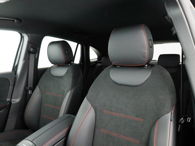 Mercedes GLA 200 d amg line extra auto diesel nero