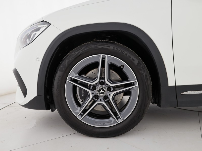 Mercedes GLA 180 premium auto benzina bianco