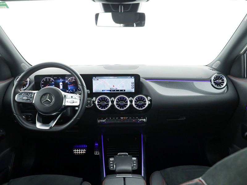 Mercedes GLA 180 premium auto benzina bianco