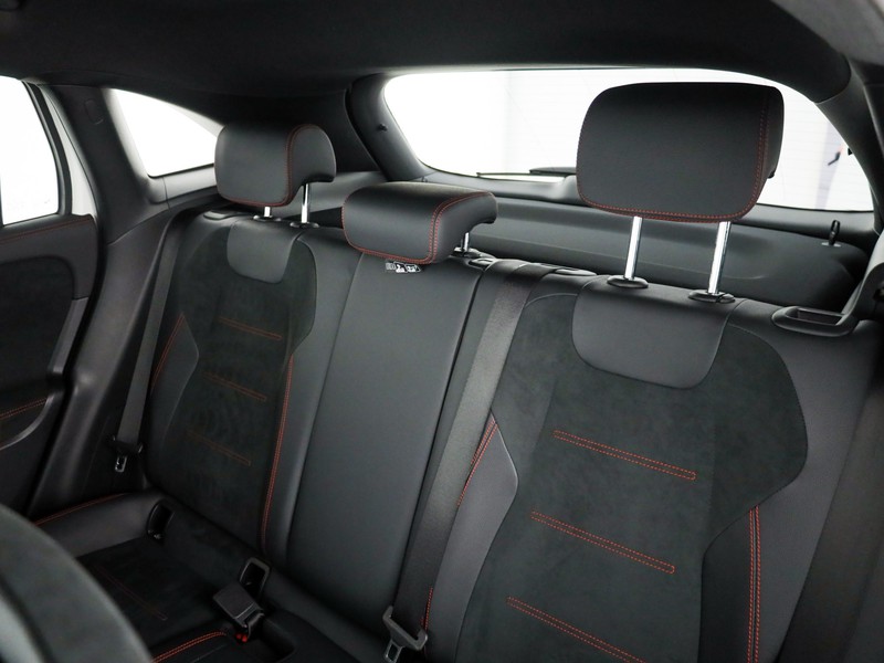 Mercedes GLA 180 premium auto benzina bianco