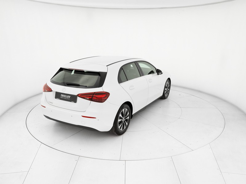Mercedes Classe A 180 executive auto ibrido bianco