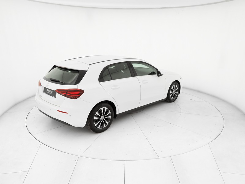 Mercedes Classe A 180 executive auto ibrido bianco