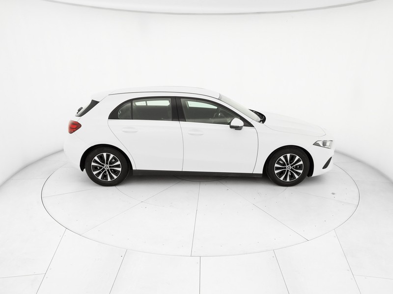 Mercedes Classe A 180 executive auto ibrido bianco