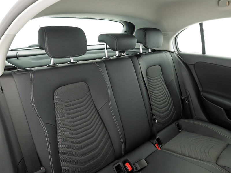 Mercedes Classe A 180 executive auto ibrido bianco