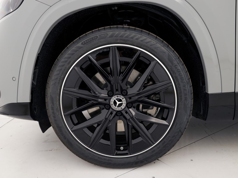 Mercedes GLB eq 350 amg line premium 4matic elettrica grigio