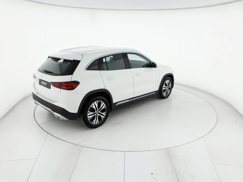 Mercedes GLA 180 d progressive advanced plus auto diesel bianco