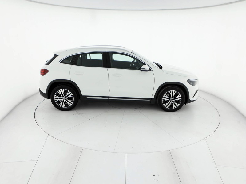Mercedes GLA 180 d progressive advanced plus auto diesel bianco