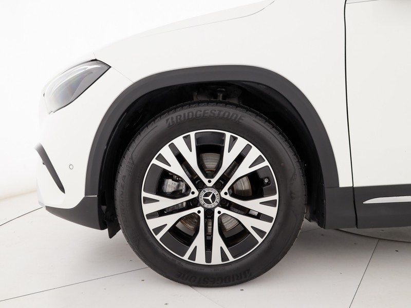Mercedes GLA 180 d progressive advanced plus auto diesel bianco