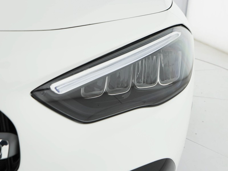 Mercedes GLA 180 d progressive advanced plus auto diesel bianco