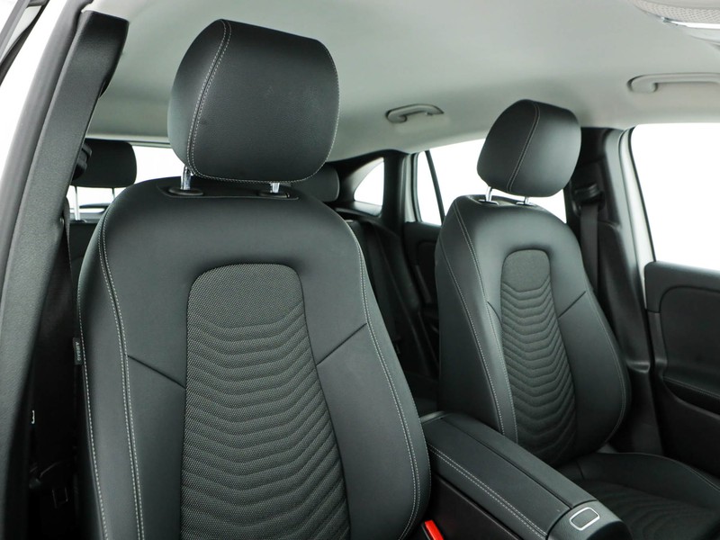 Mercedes GLA 180 d progressive advanced plus auto diesel bianco