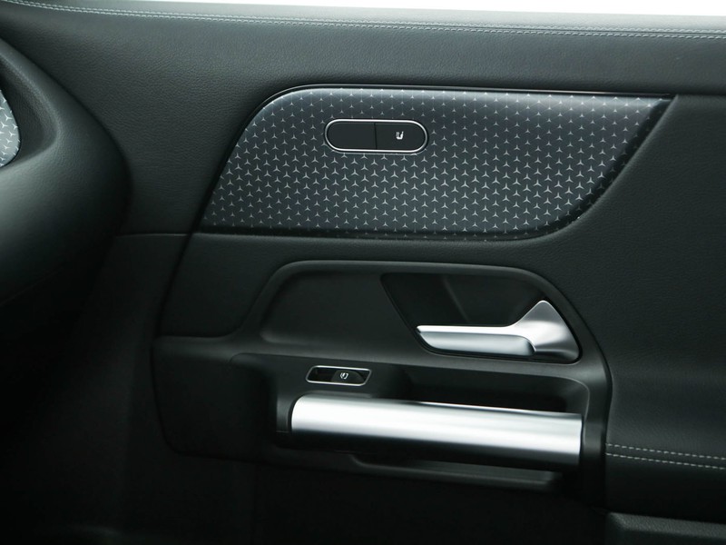 Mercedes GLA 180 d progressive advanced plus auto diesel bianco