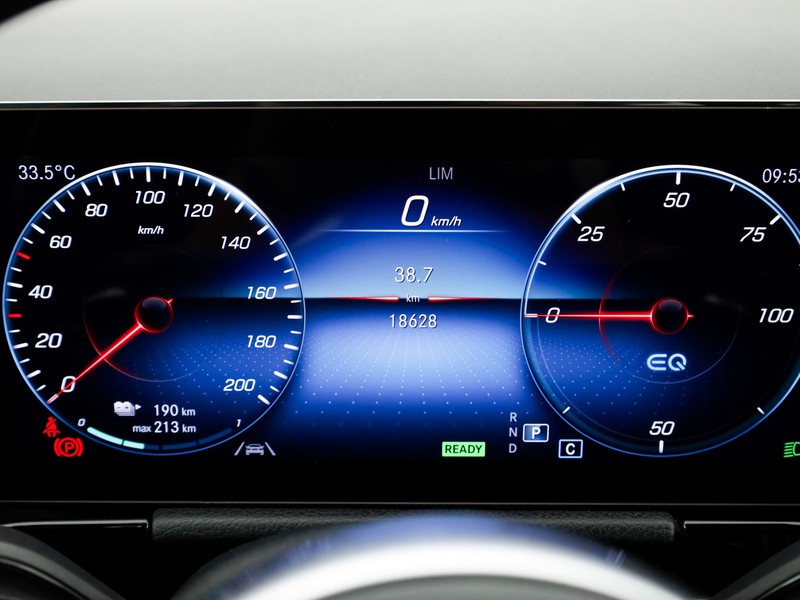 Mercedes EQA 250+ range plus edition elettrica nero