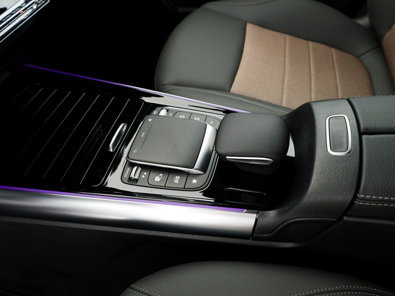 Mercedes EQA 250+ range plus edition elettrica nero