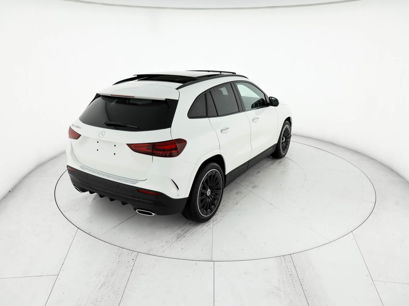 Mercedes GLA 200 d amg line extra auto diesel bianco