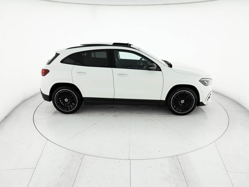 Mercedes GLA 200 d amg line extra auto diesel bianco