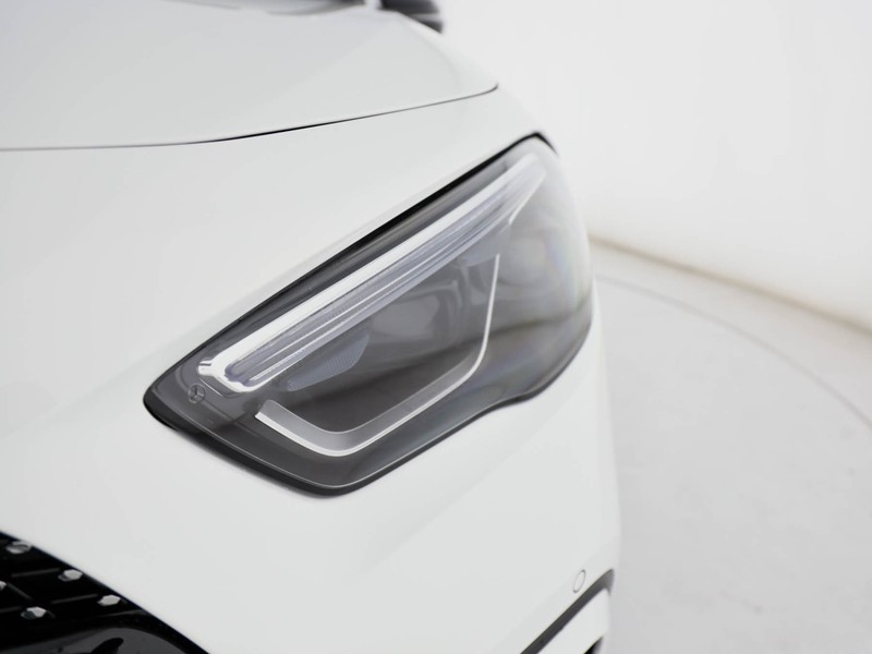 Mercedes GLA 200 d amg line extra auto diesel bianco