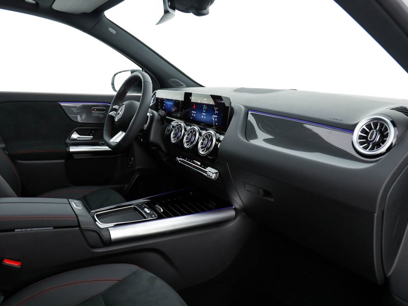 Mercedes GLA 200 d amg line extra auto diesel bianco