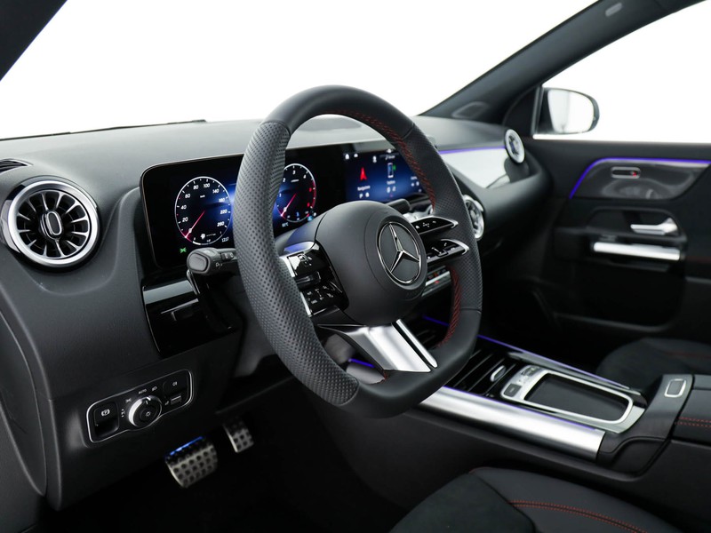 Mercedes GLA 200 d amg line extra auto diesel bianco