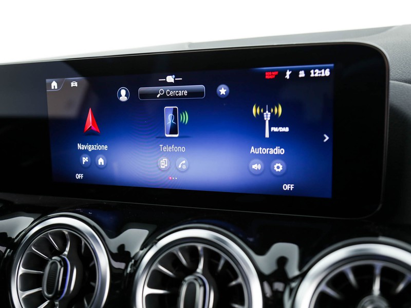 Mercedes GLA 200 d amg line extra auto diesel bianco