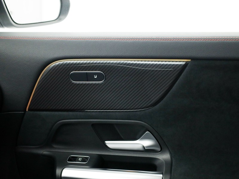 Mercedes GLA 180 d premium auto diesel nero