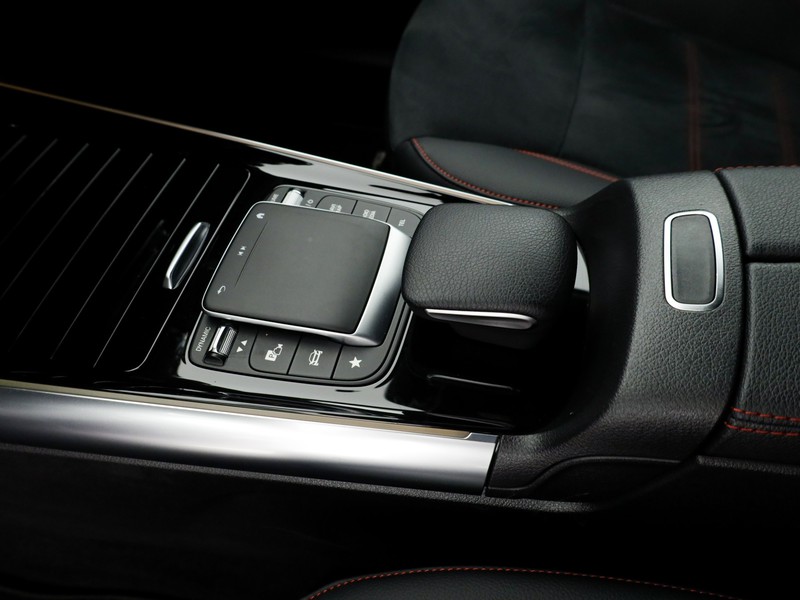 Mercedes GLA 180 d premium auto diesel nero