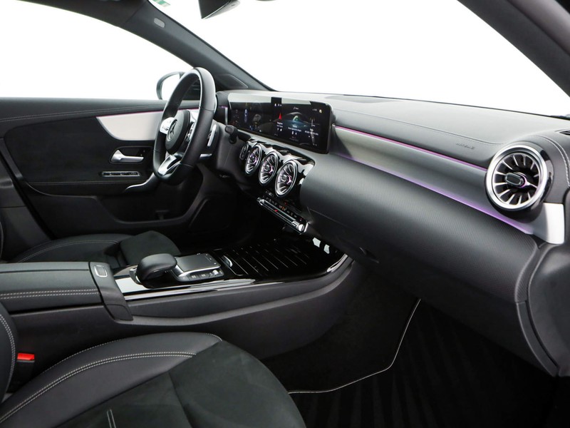 Mercedes Classe A 180 d premium night edition auto diesel nero