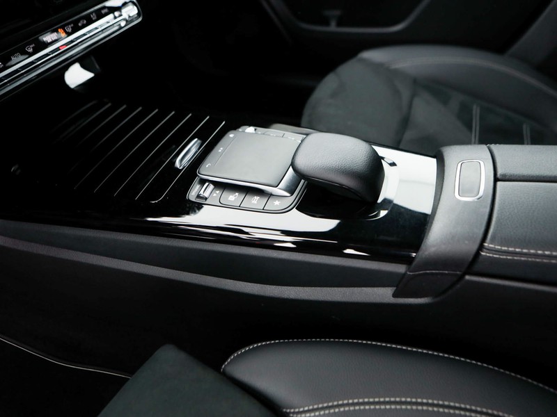 Mercedes Classe A 180 d premium night edition auto diesel nero
