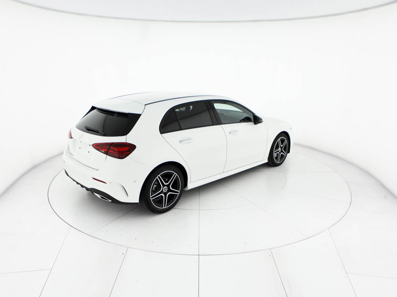 Mercedes Classe A 180 d amg line extra auto diesel bianco