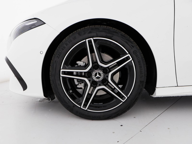 Mercedes Classe A 180 d amg line extra auto diesel bianco