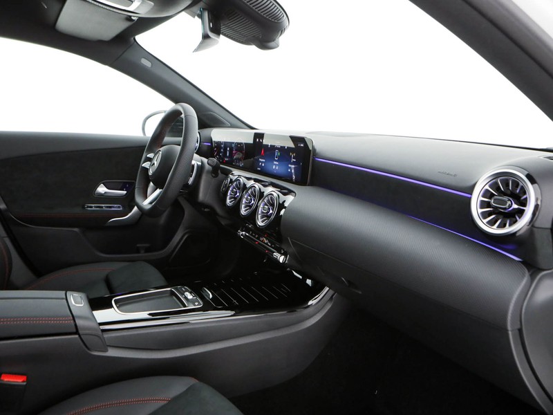 Mercedes Classe A 180 d amg line extra auto diesel bianco