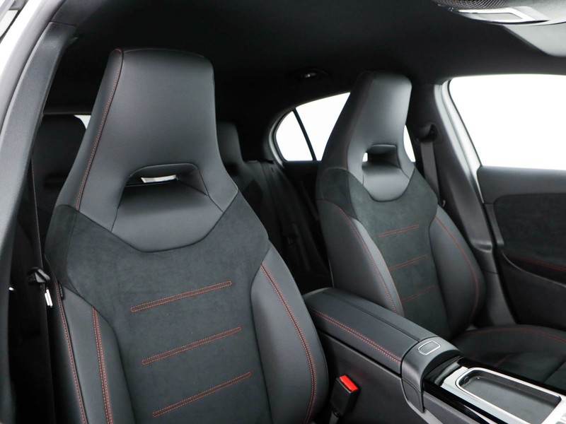 Mercedes Classe A 180 d amg line extra auto diesel bianco