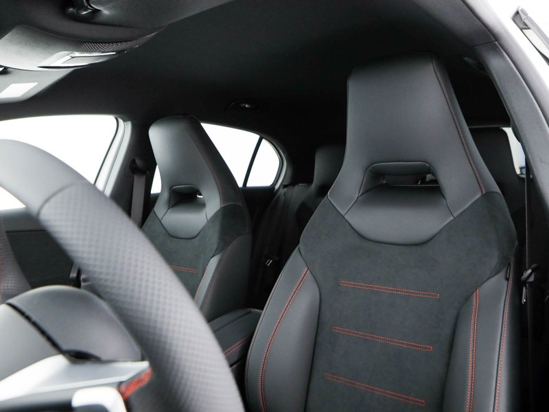 Mercedes Classe A 180 d amg line extra auto diesel bianco
