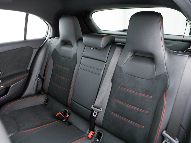 Mercedes Classe A 180 d amg line extra auto diesel bianco