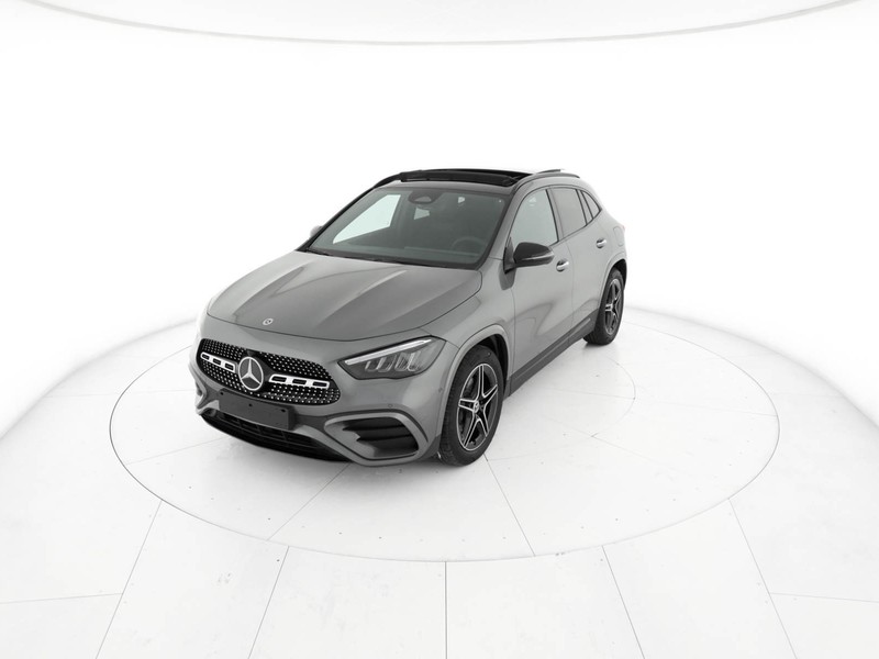 Mercedes GLA 180 amg line extra auto benzina grigio