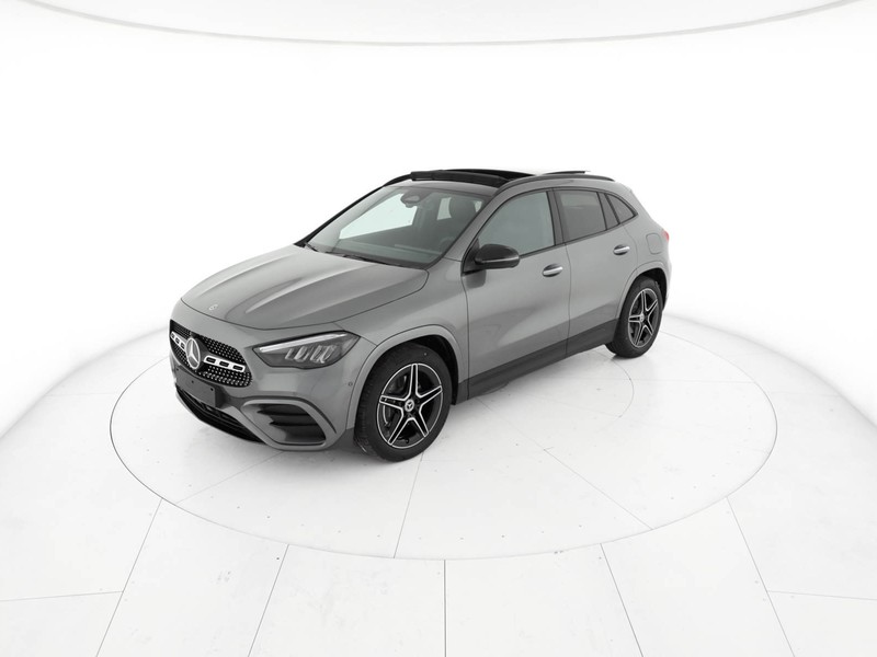Mercedes GLA 180 amg line extra auto benzina grigio