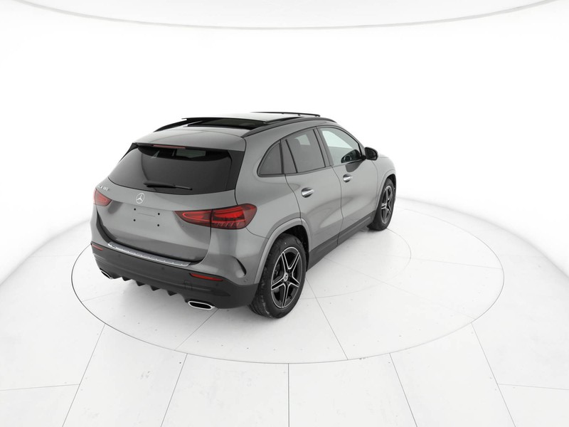 Mercedes GLA 180 amg line extra auto benzina grigio