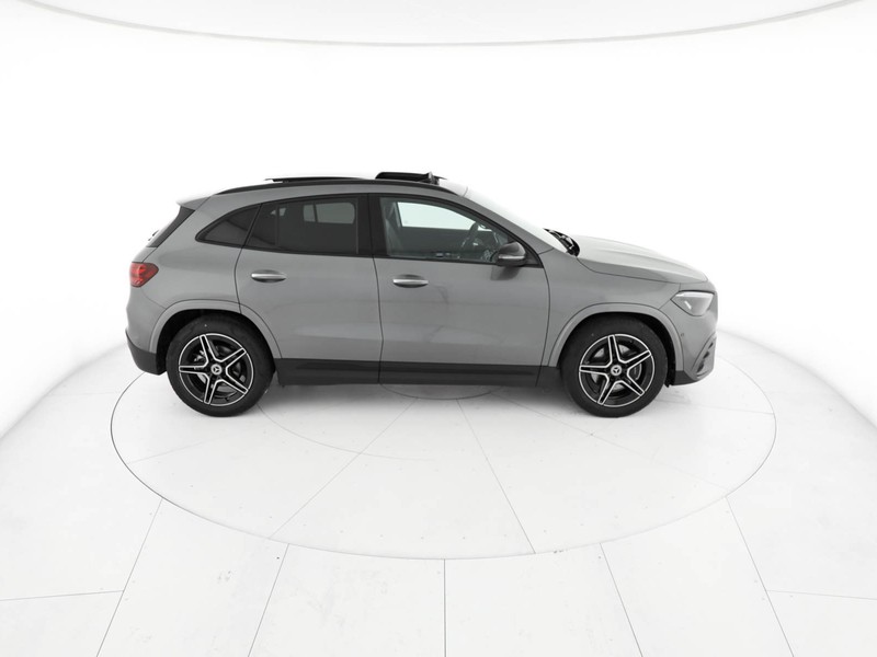 Mercedes GLA 180 amg line extra auto benzina grigio