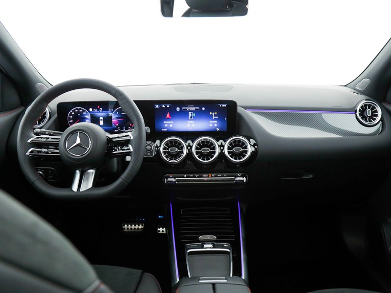 Mercedes GLA 180 amg line extra auto benzina grigio