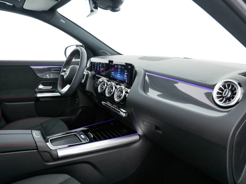Mercedes GLA 180 amg line extra auto benzina grigio