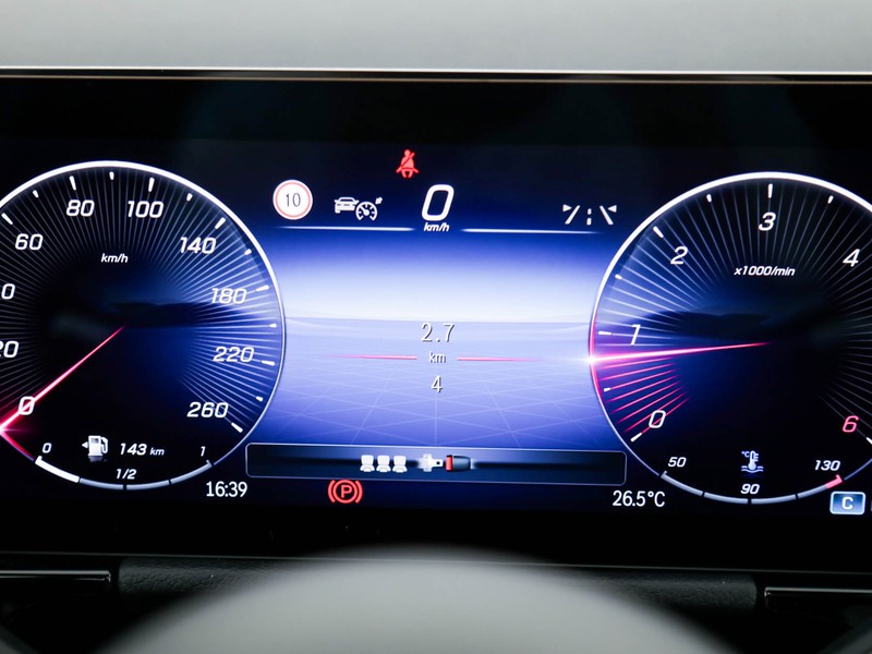 Mercedes GLA 180 amg line extra auto benzina grigio