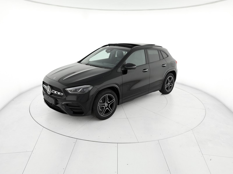 Mercedes GLA 180 progressive extra auto benzina nero