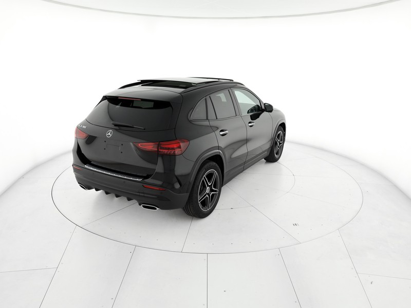 Mercedes GLA 180 progressive extra auto benzina nero