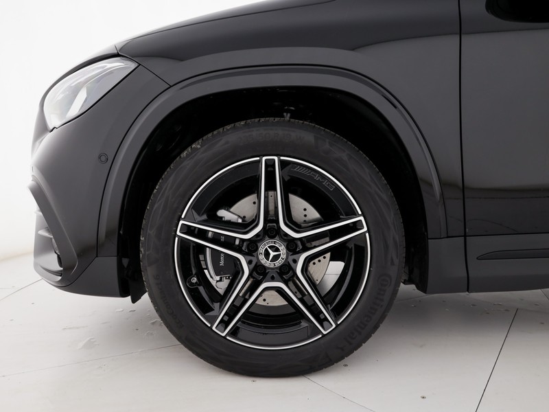 Mercedes GLA 180 progressive extra auto benzina nero
