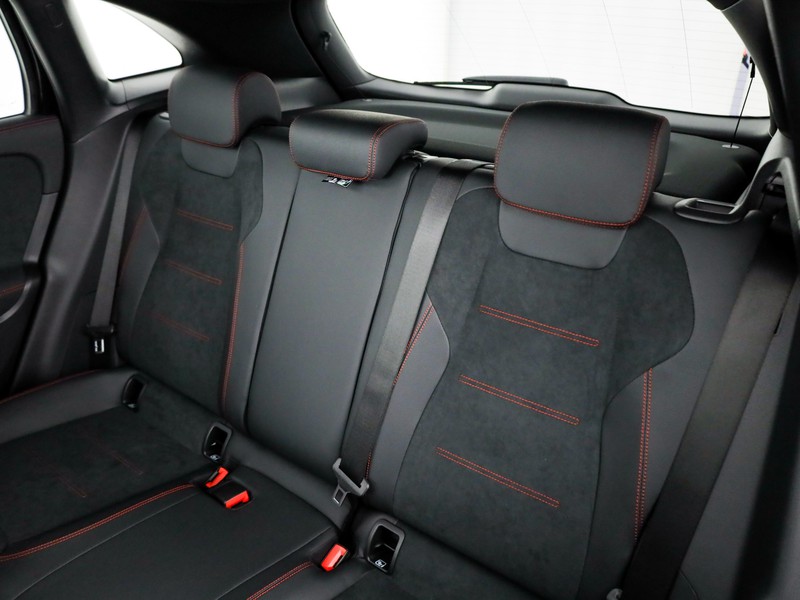 Mercedes GLA 180 progressive extra auto benzina nero
