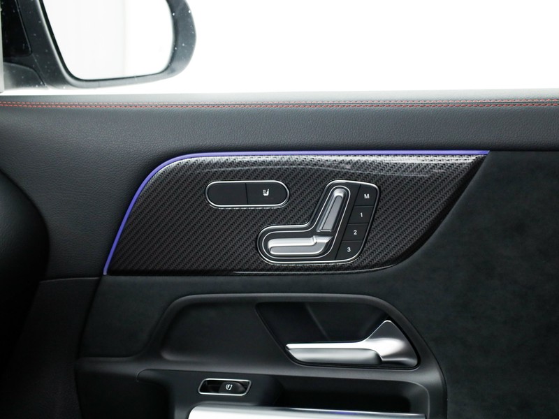 Mercedes GLA 180 progressive extra auto benzina nero