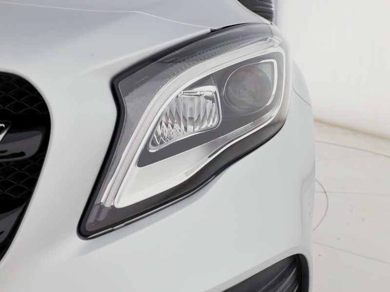 Mercedes GLA 200 d premium 4matic auto diesel argento