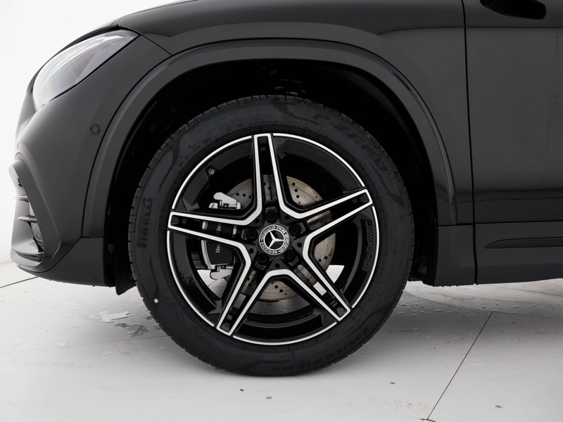 Mercedes GLA 180 amg line extra auto benzina nero