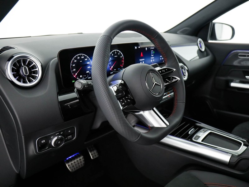 Mercedes GLA 180 amg line extra auto benzina nero